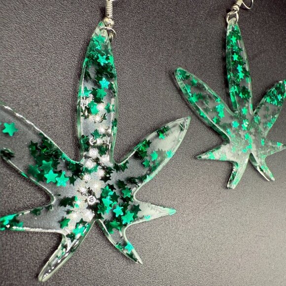 Green Star Leaf Dangle Earrings - Picture 5 of 6